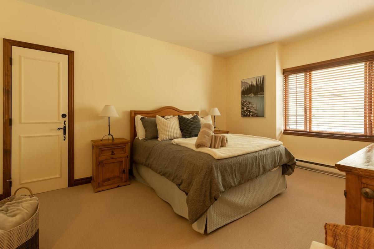 Tremblant In&out - View - Wood Fireplace *