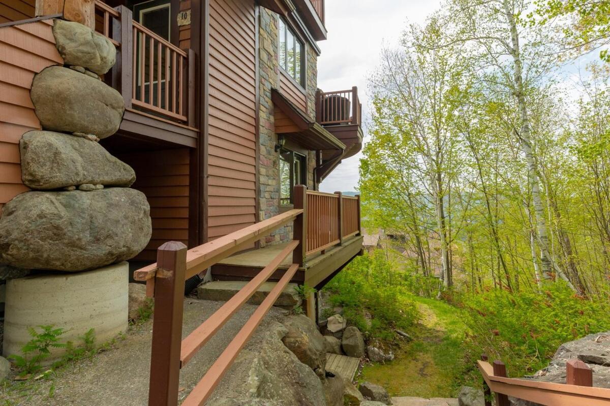 Apartment Tremblant In&out - View - Wood Fireplace